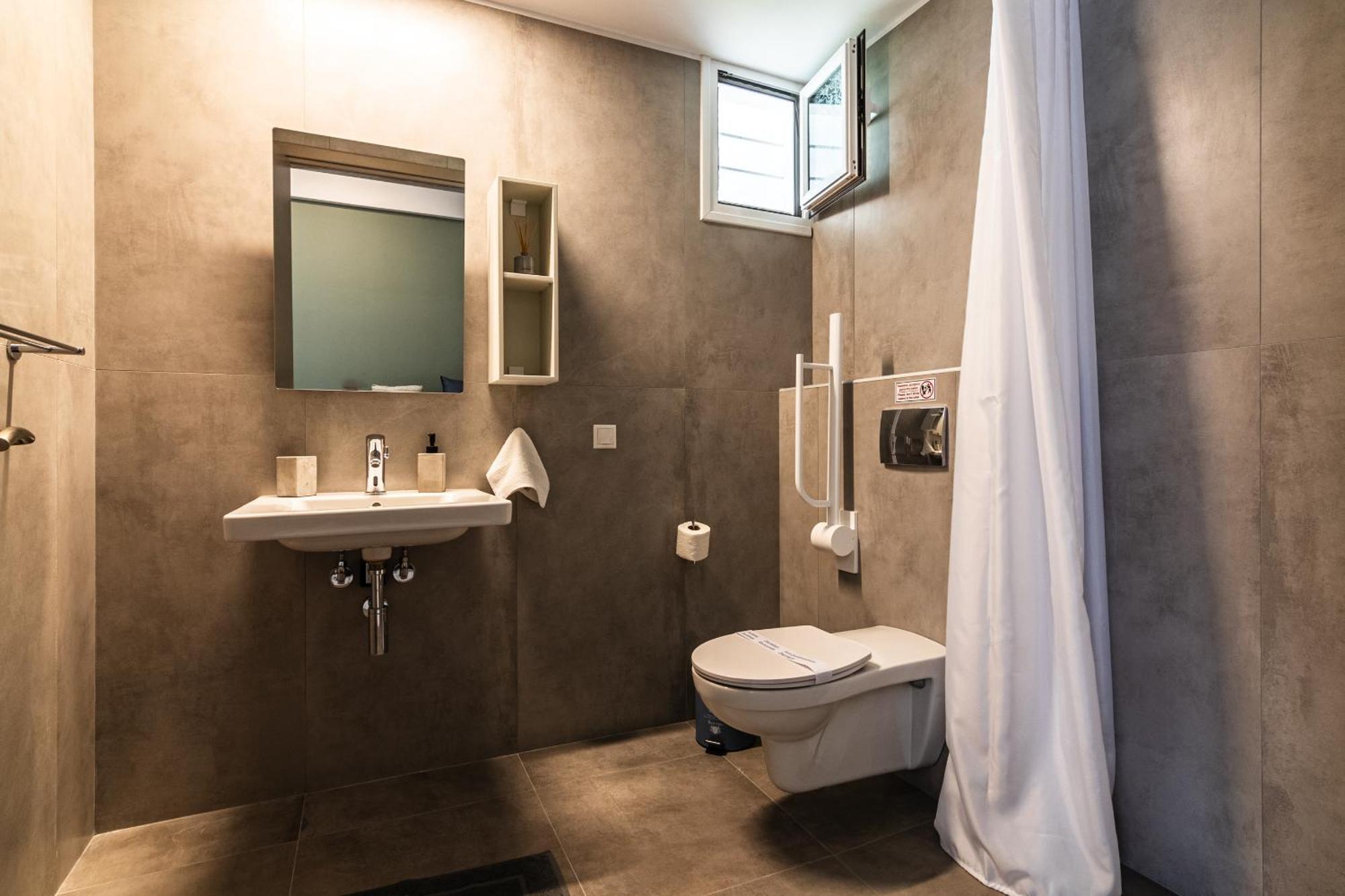 Apartment Dantis Place In Wheel Chair Accessible *