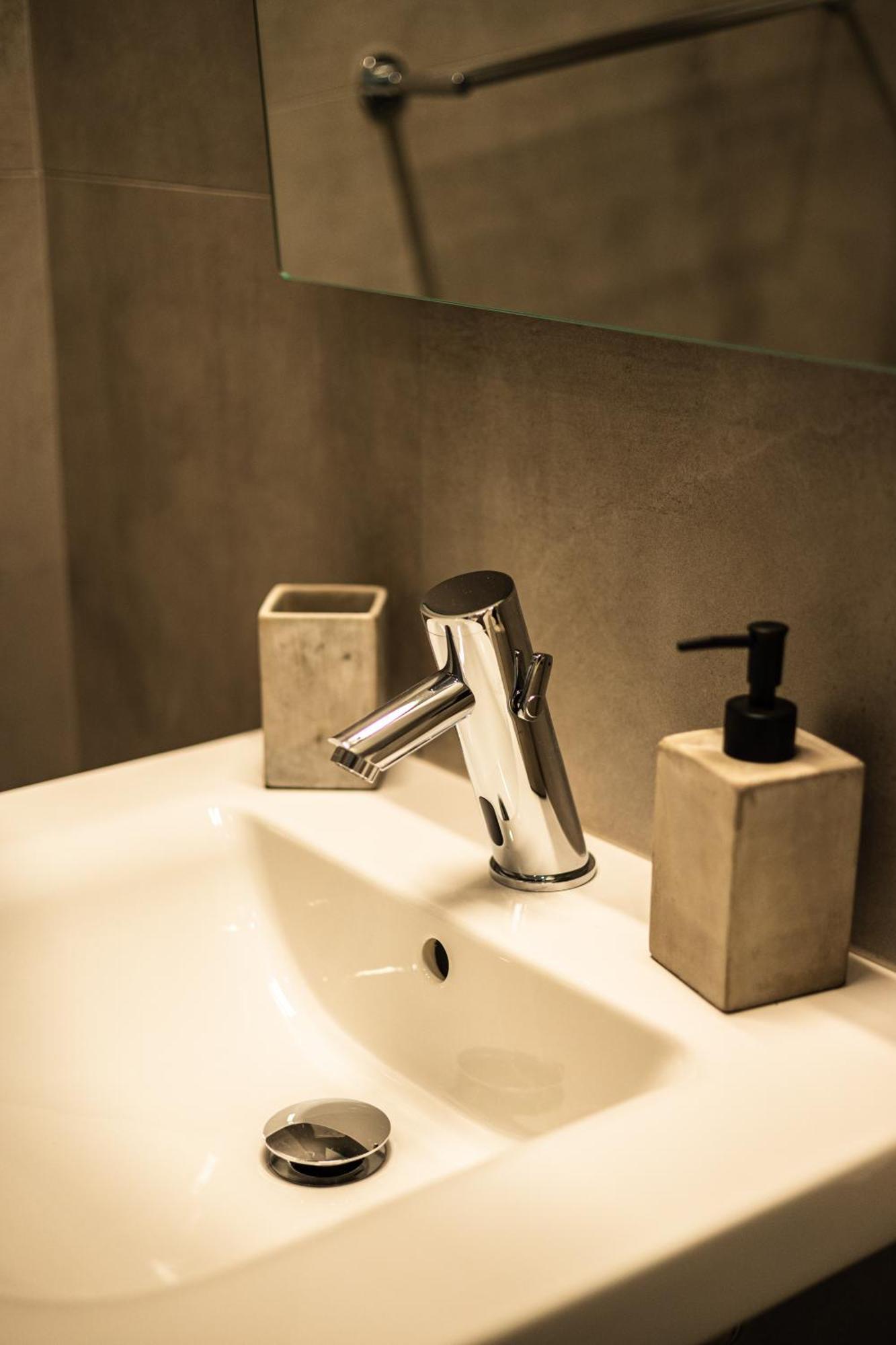 Dantis Place In Wheel Chair Accessible Apartment